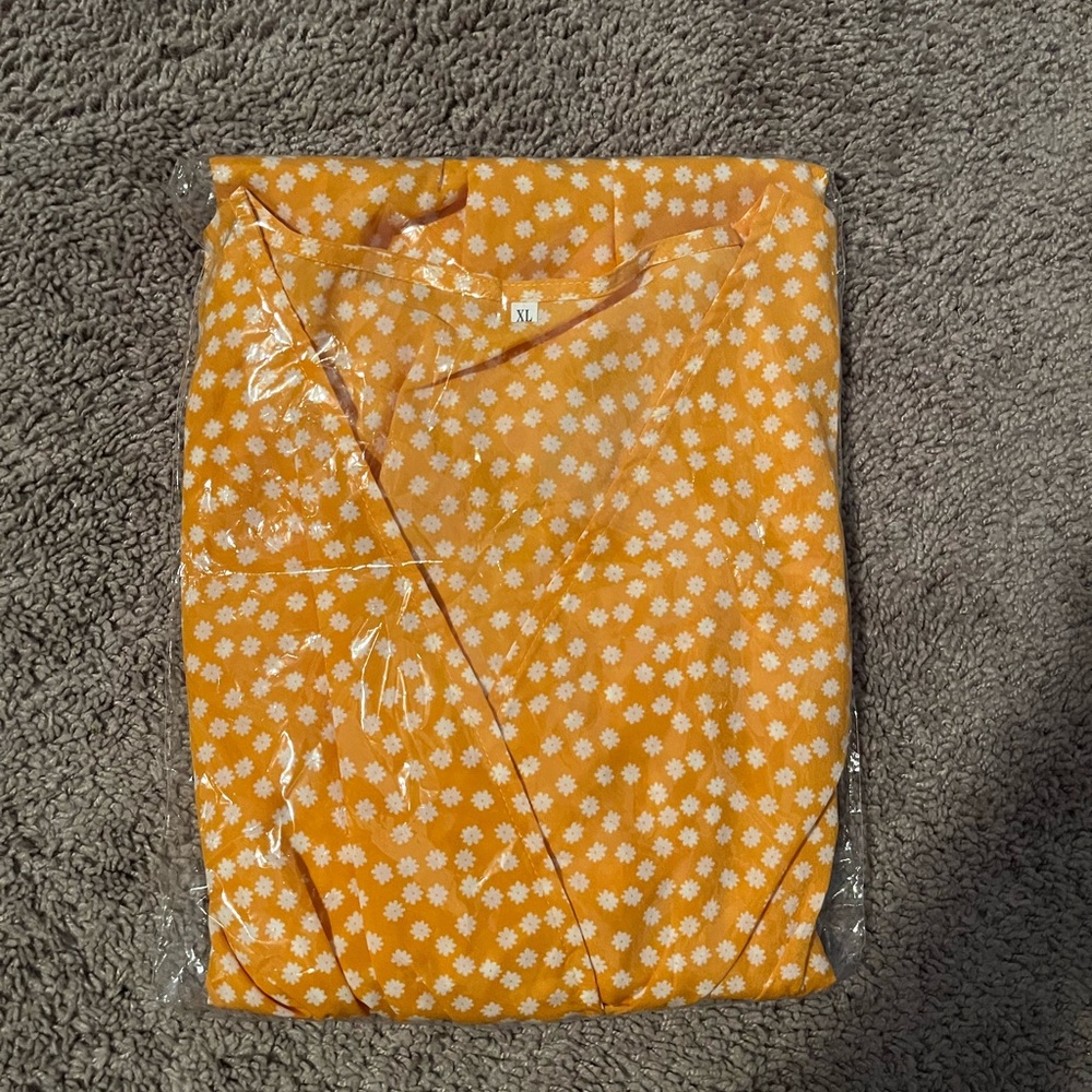 NWOT Yellow Floral Dress Size XL - Picture 2 of 9
